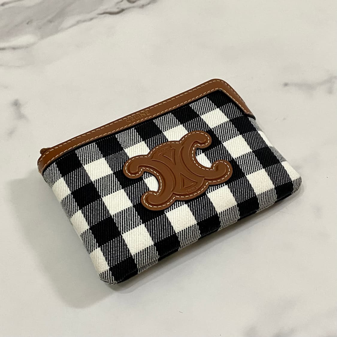 새상품급 셀린느 코인 퍼스 비쉬 파우치 카드지갑 10C662GI2 상품이미지7