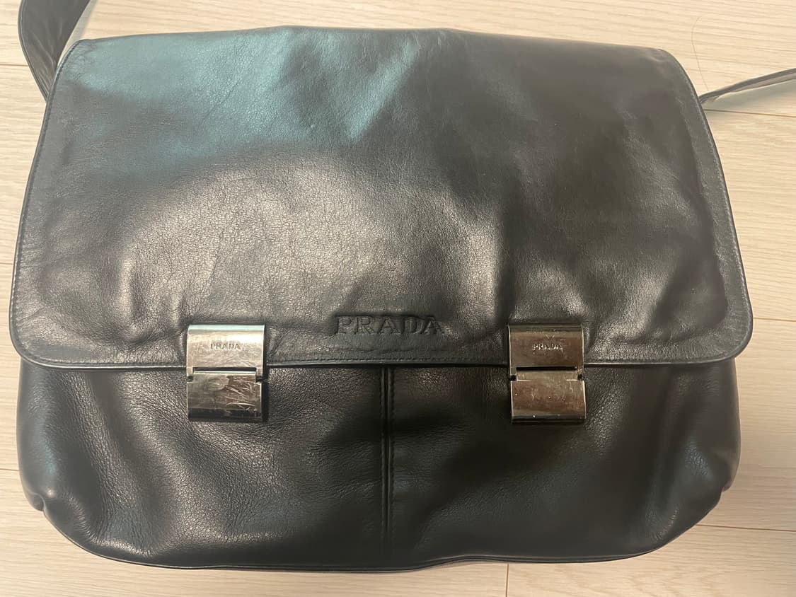 프라다 레더 메신저백 상품이미지3