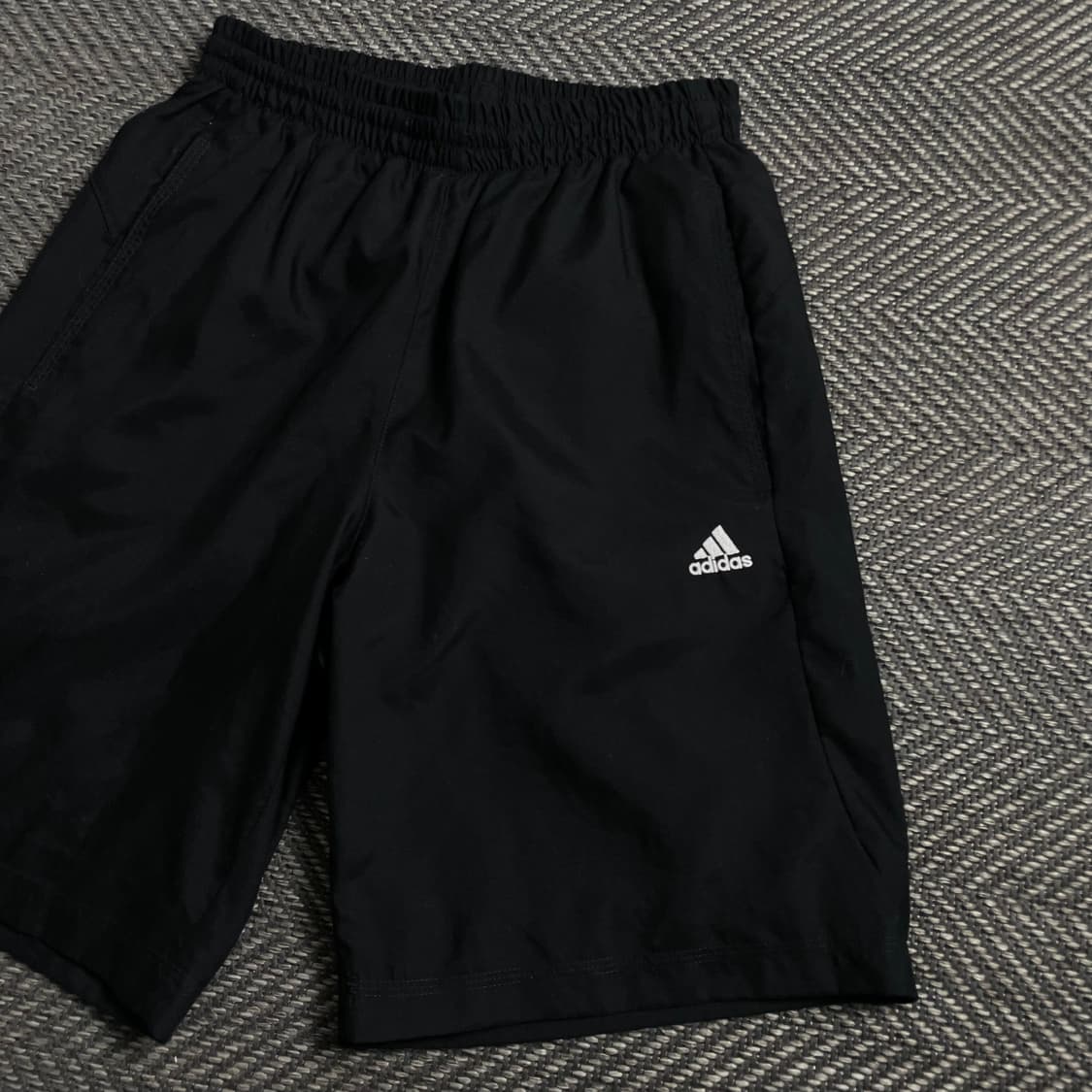 아디다스 에센셜 이너메쉬 우븐 쇼츠 블랙 y 4724 상품이미지4