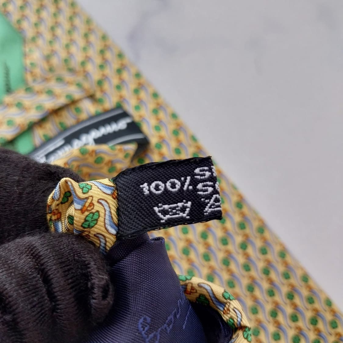 살바토레 페라가모 네잎클로버 모티브 넥타이 9.3cm A+~A등급 K25 상품이미지7