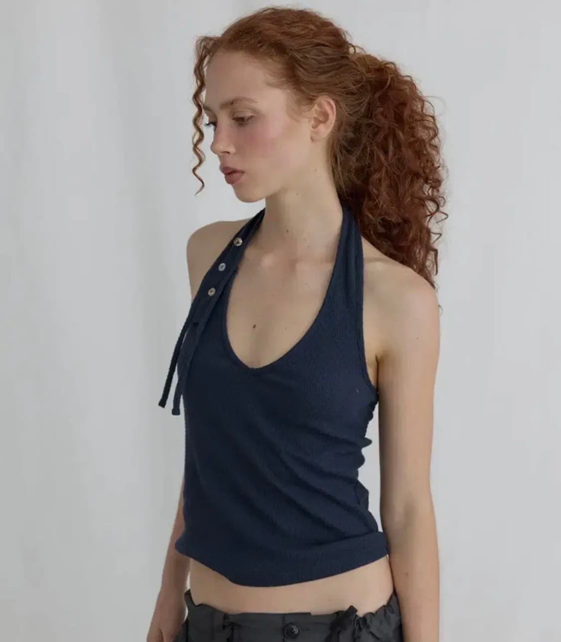 오데스 홀터넥 나시 상품이미지1