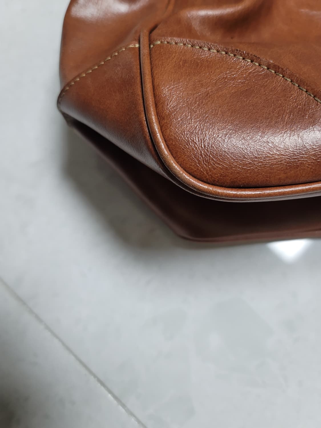 레노마 브라운 천연가죽 숄더백 상태극상

새제품급 상품이미지5