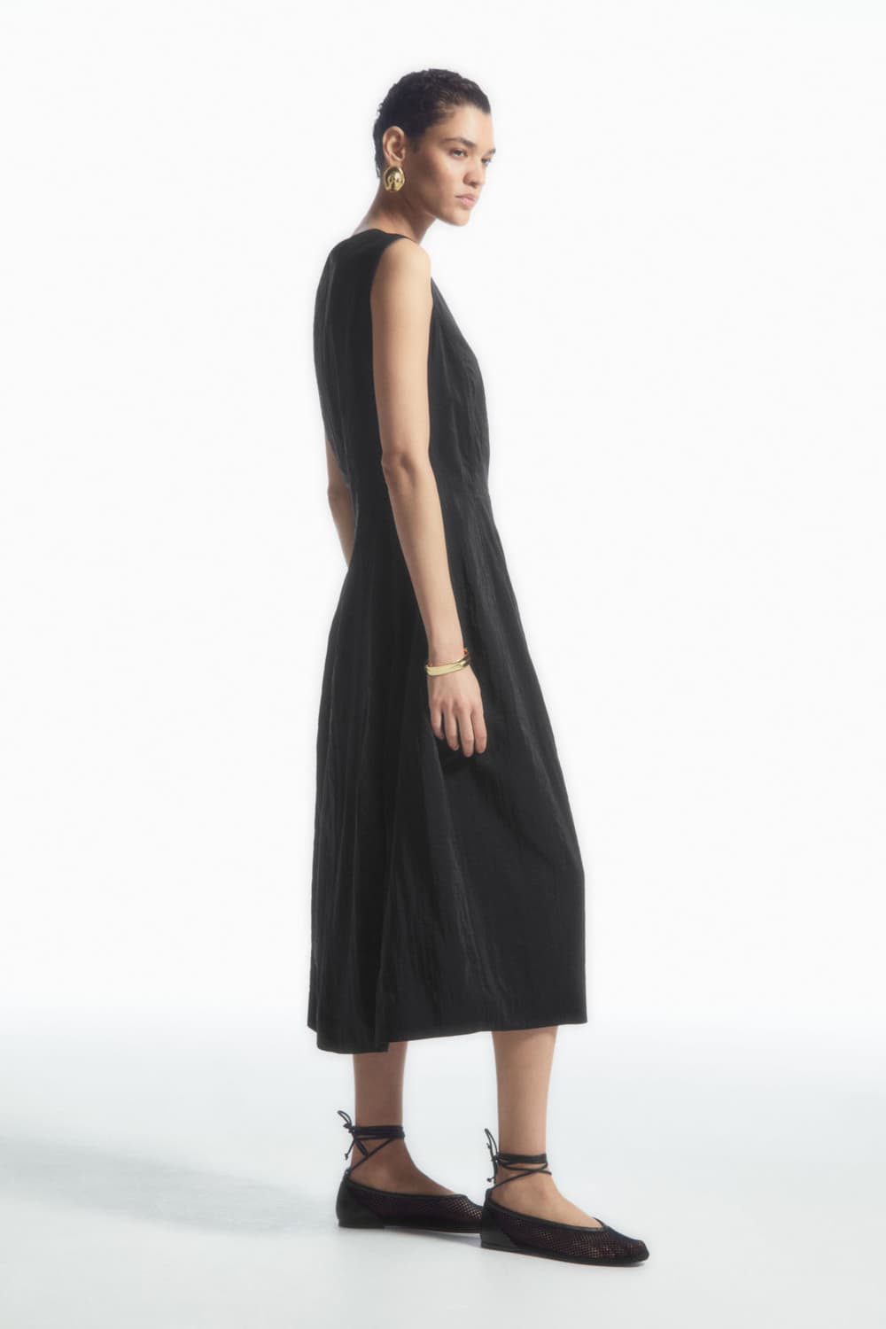 COS 슬리브리스 탑스티치 미디 드레스 블랙 상품이미지3
