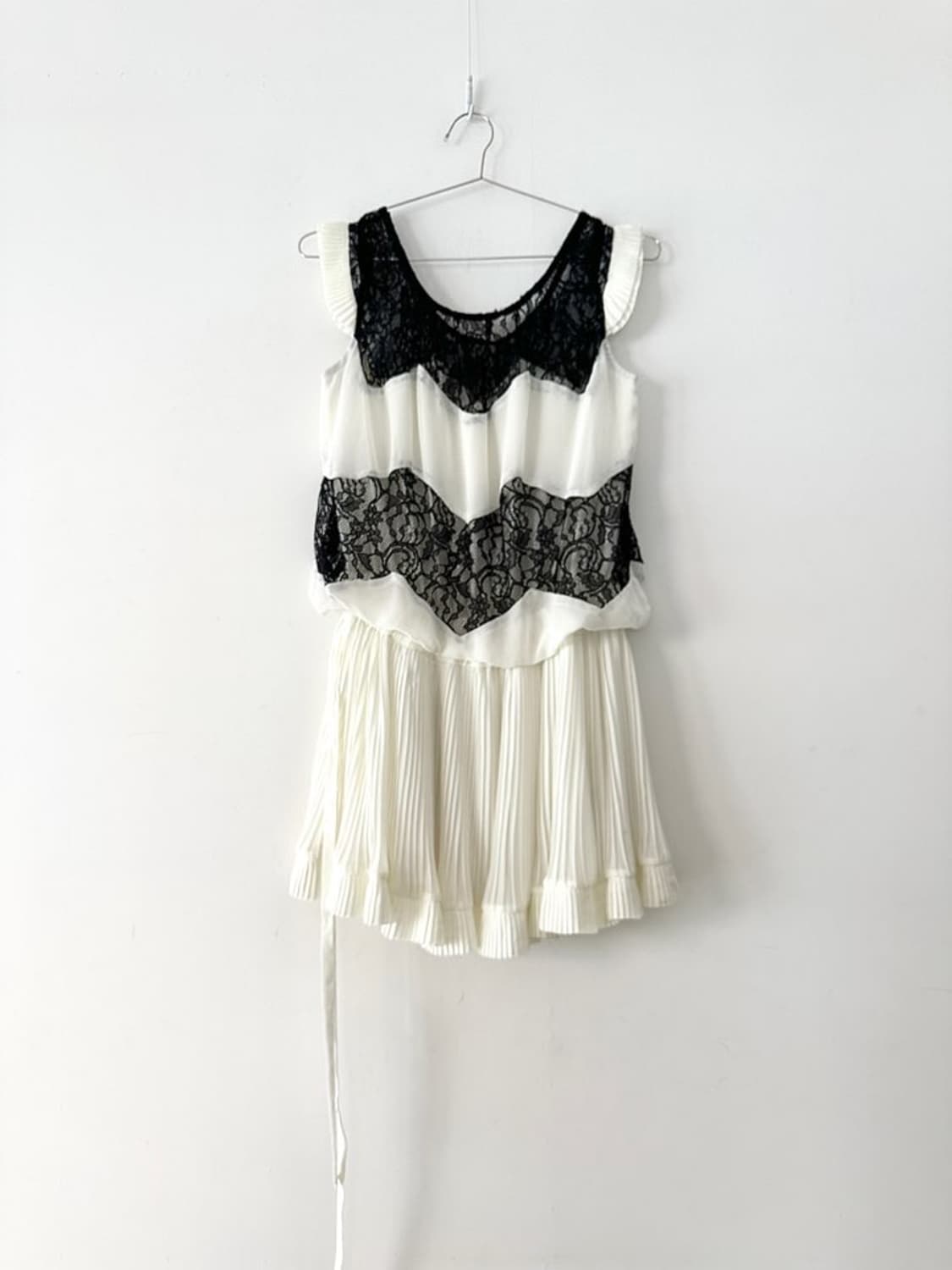 Fly can can feminine ops / black & white 상품이미지1