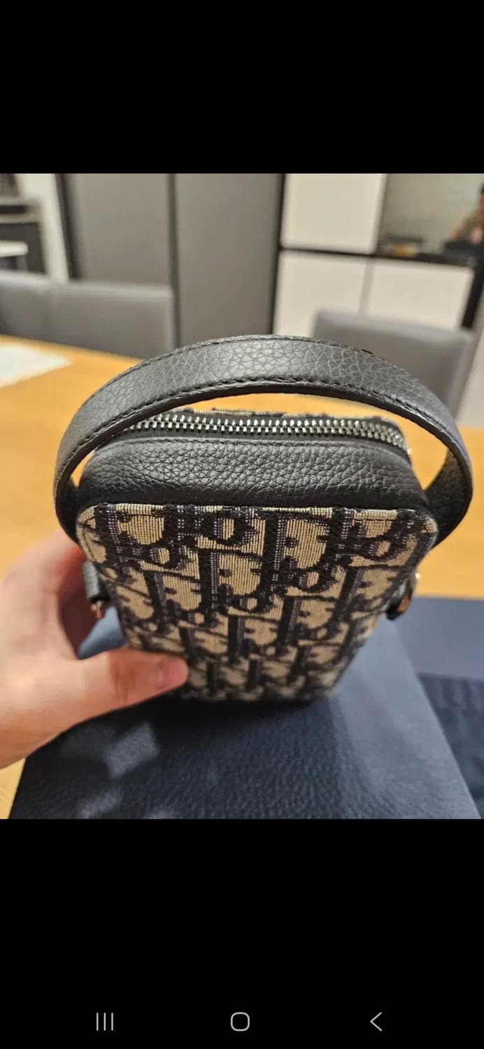 디올 오블리크 마이크로 폰 파우치 크로스백 상품이미지4