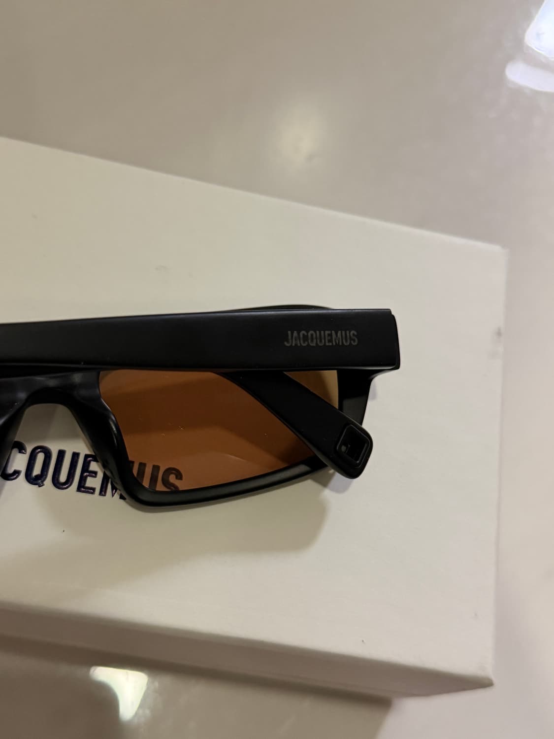 자크뮈스 블랙 라 크루아제르 더 마리노 선글라스 상품이미지4