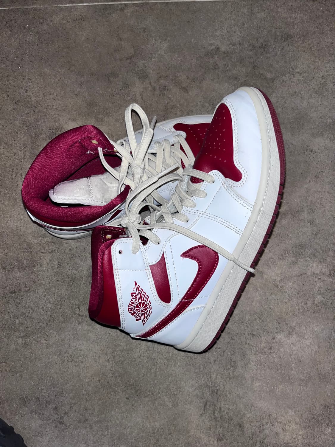 조던 미드1 챔피언쉽 레드 상품이미지1