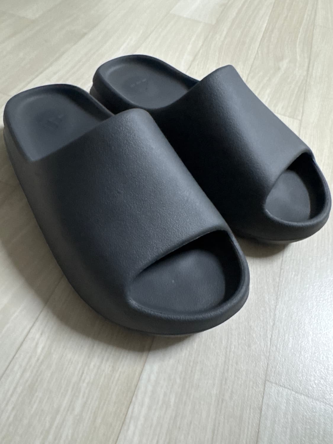 아디다스 이지 슬라이드 오닉스 275 상품이미지2