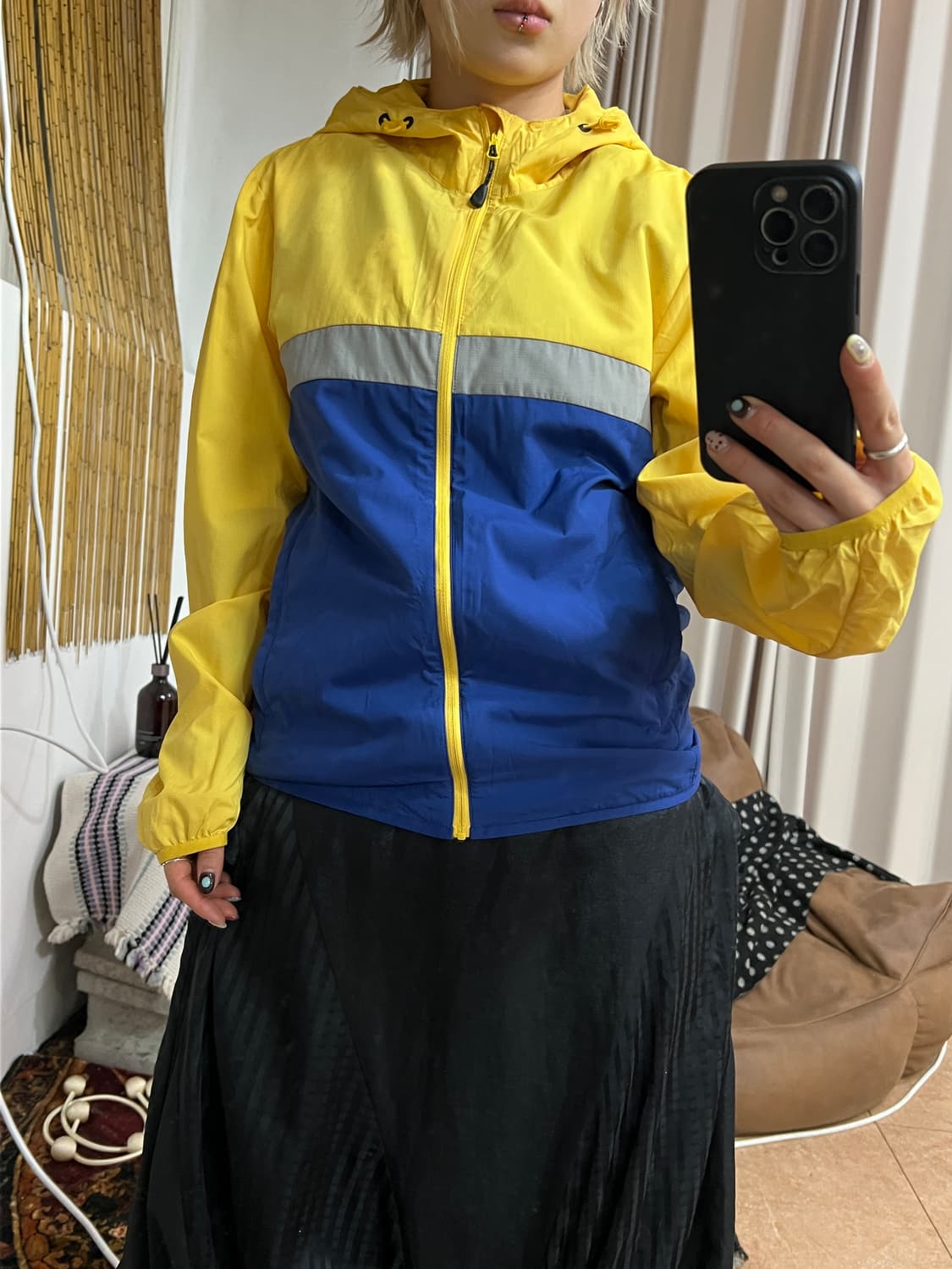 유니클로JW앤더슨 여성 홑겹 바람막이 자켓  상품이미지2