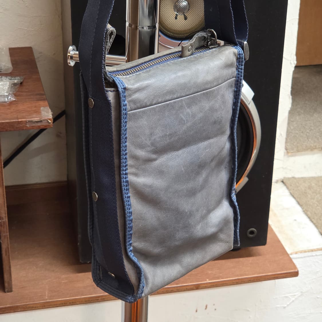 디젤 키링 포인트 그레이 블루 미니 크로스백 상품이미지5