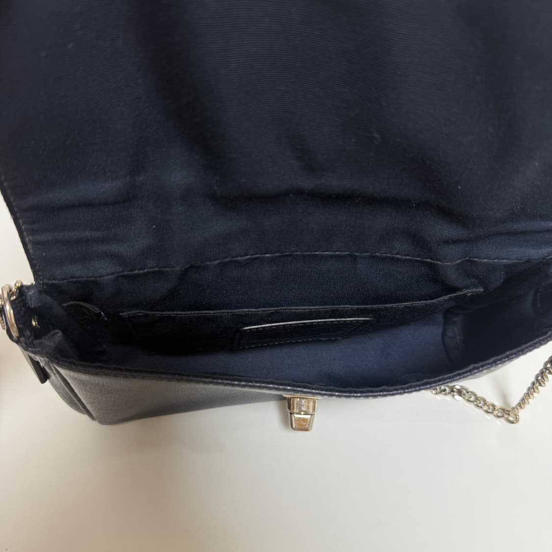 코치 네이비 체인 미니백 상품이미지7