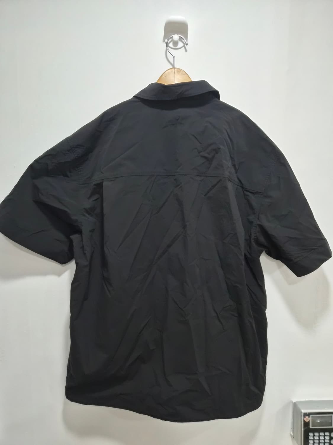 XL/110) 지오다노 릴렉스핏 반팔 셔츠형 바람막이 팝니다 상품이미지2