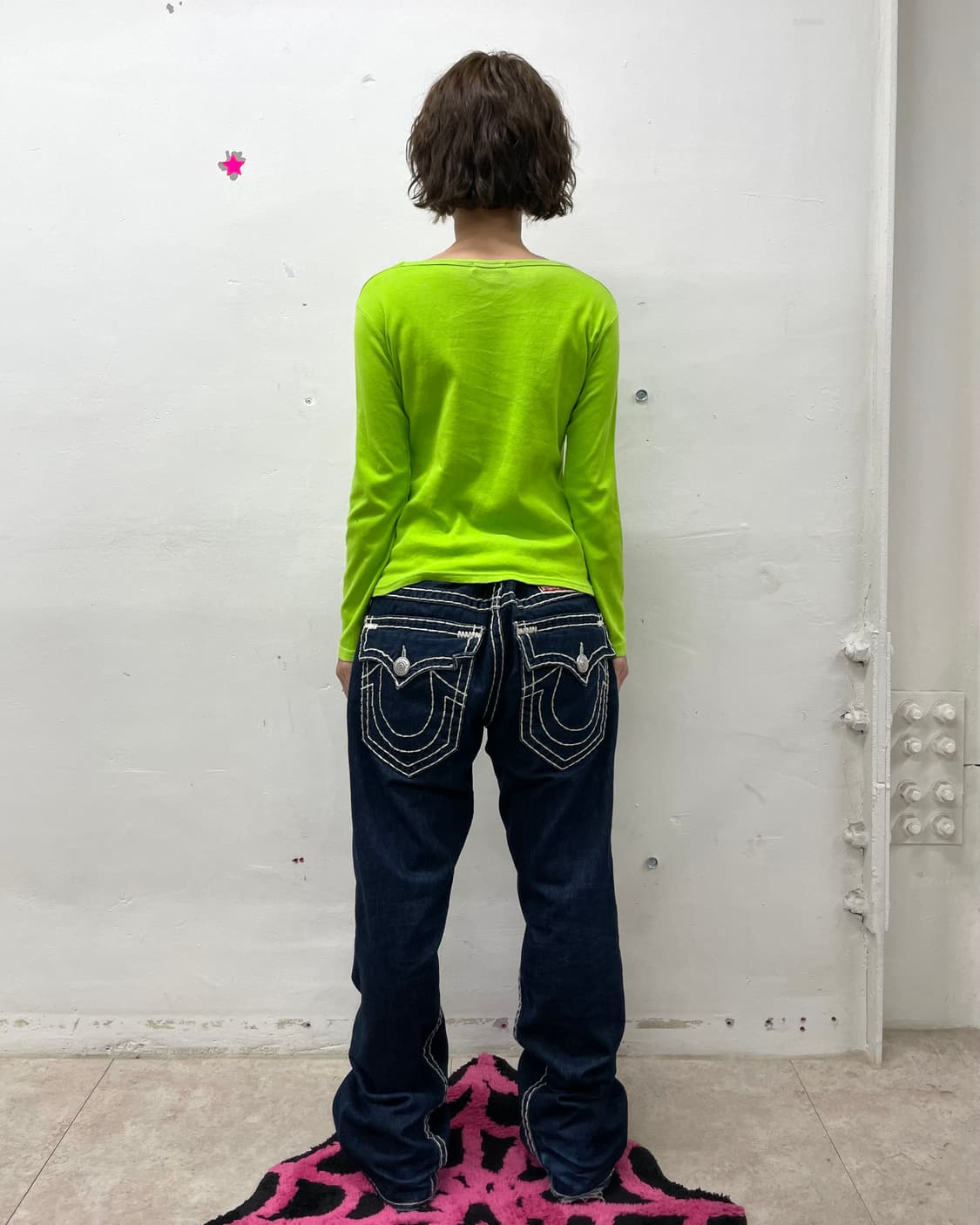 White lettering cubic green long-sleeve  상품이미지4