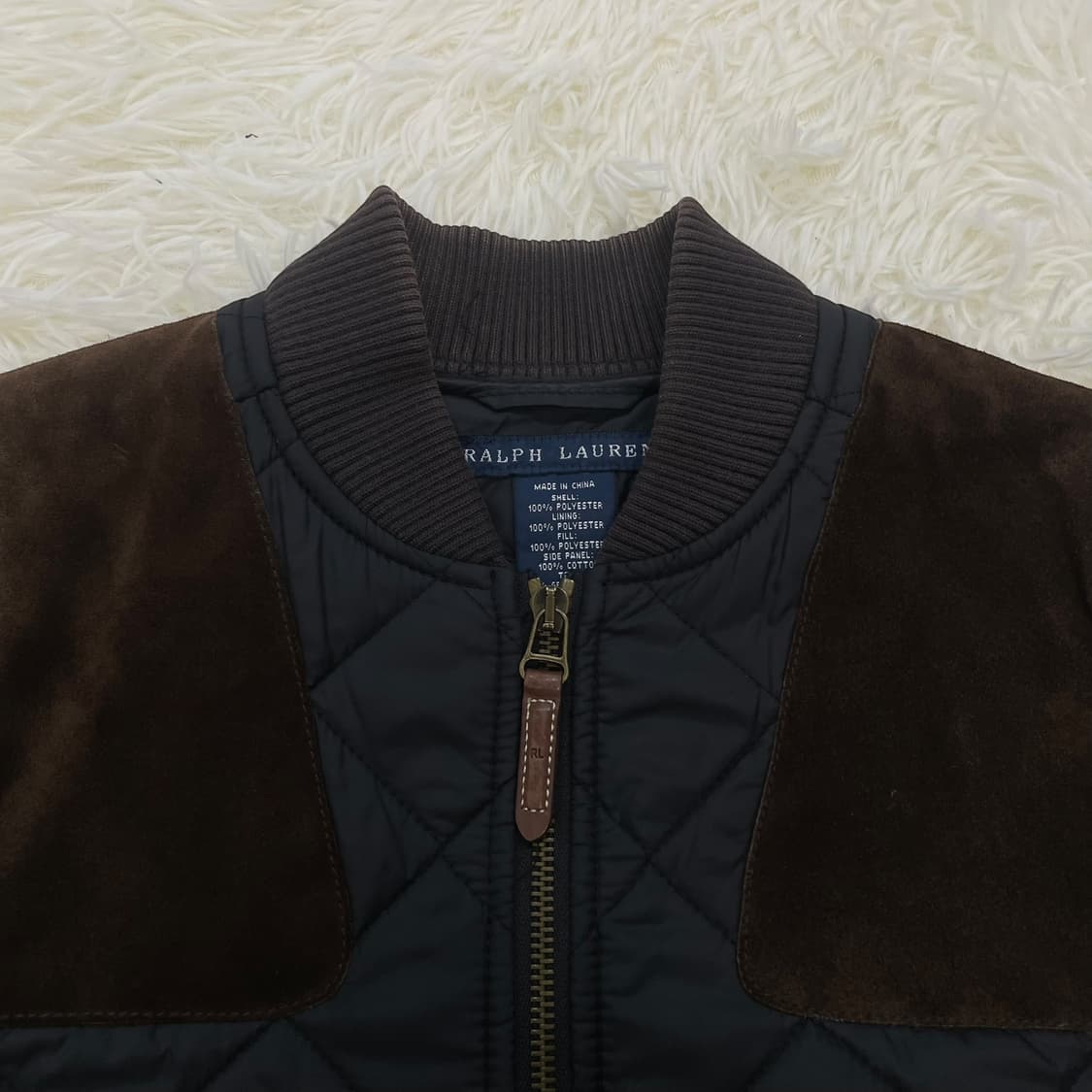 폴로 랄프로렌 스웨이드 퀄티드 경량 패딩 자켓 네이비 상품이미지4