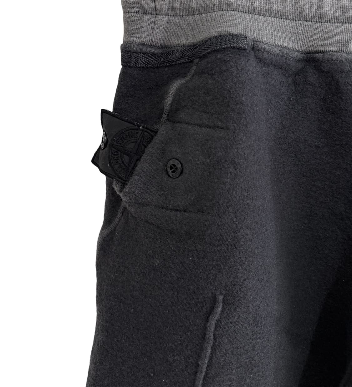 스톤아일랜드 23SS 쉐도우 프로잭트 고스트 와펜 버뮤다 쇼츠 상품이미지4