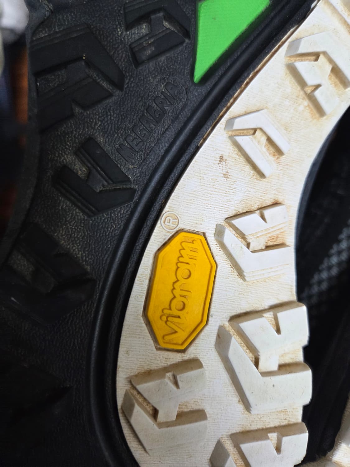 노스페이스 울트라 패스트팩 비브람 고어텍스 미드 등산화 255 상품이미지7