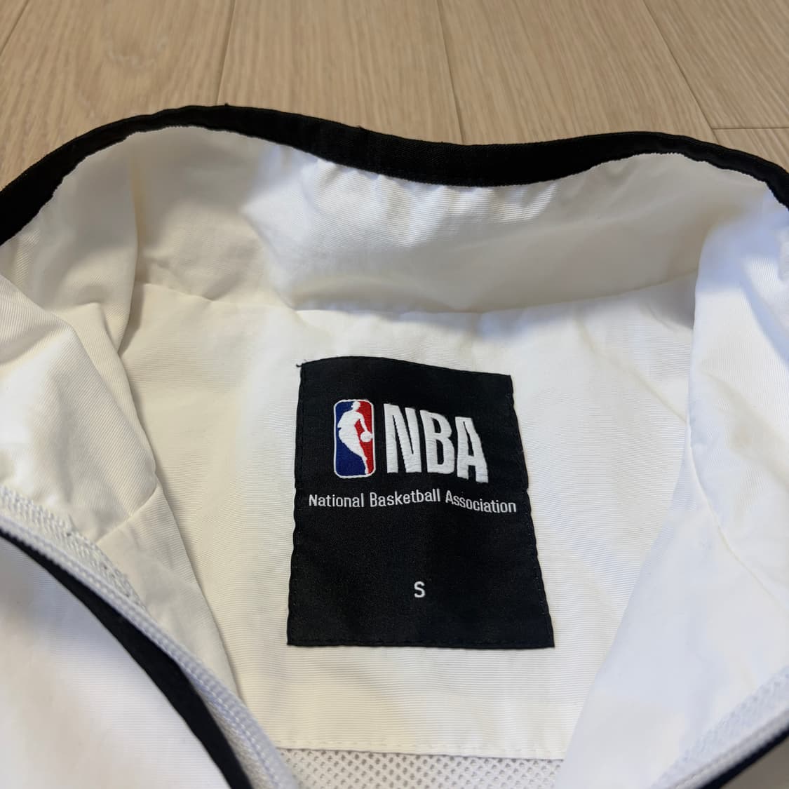 S)NBA 골든스테이트 워리어스 화이트 메쉬 배색 바람막이 자켓 상품이미지5