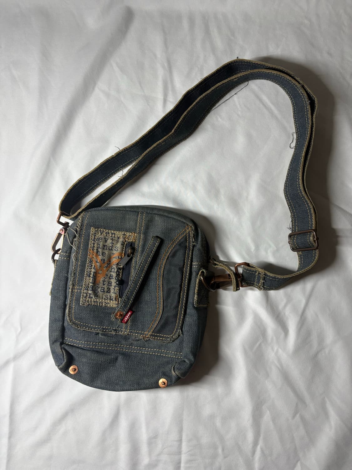 Levi’s 데님 크로스 백 상품이미지1