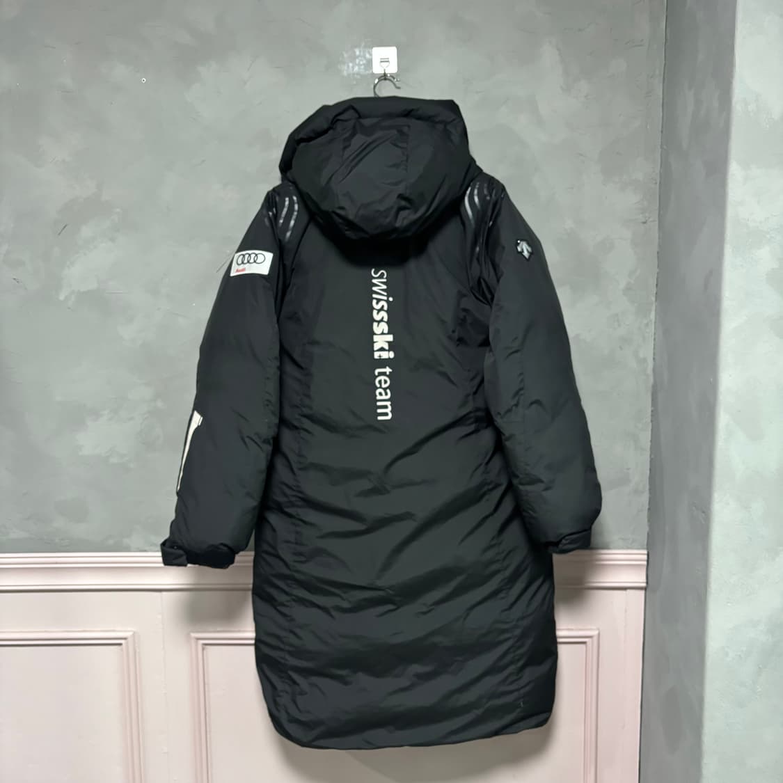 데상트 아우디 스위스 스키팀 덕다운 롱패딩 상품이미지4