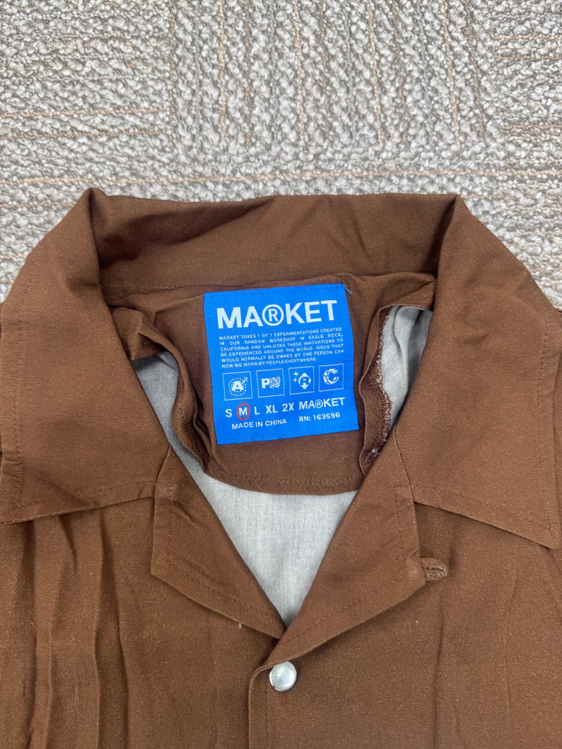 [MARKET]KEEP HONKING BUTTON UP 상품이미지4