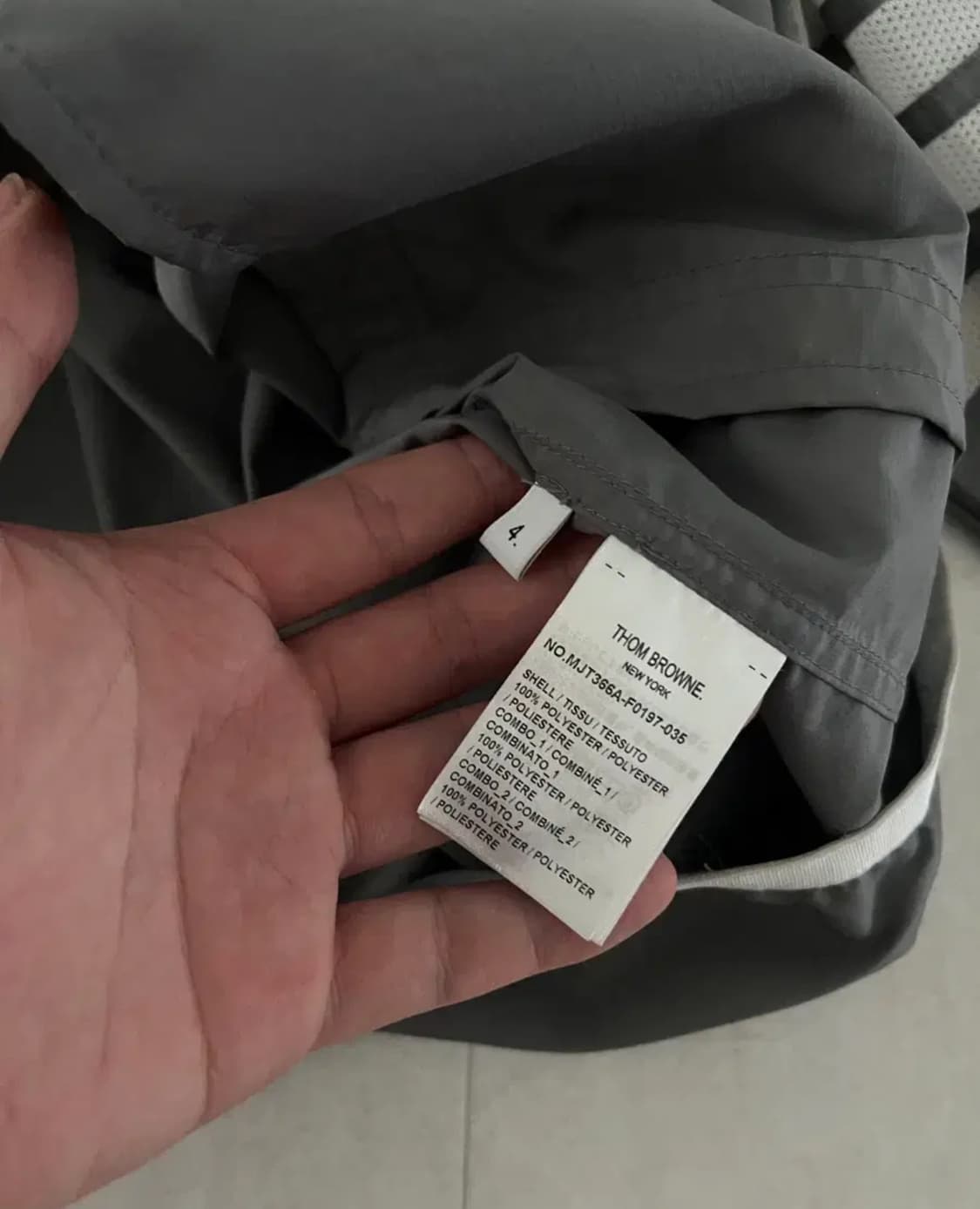 톰브라운 바람막이 상품이미지4