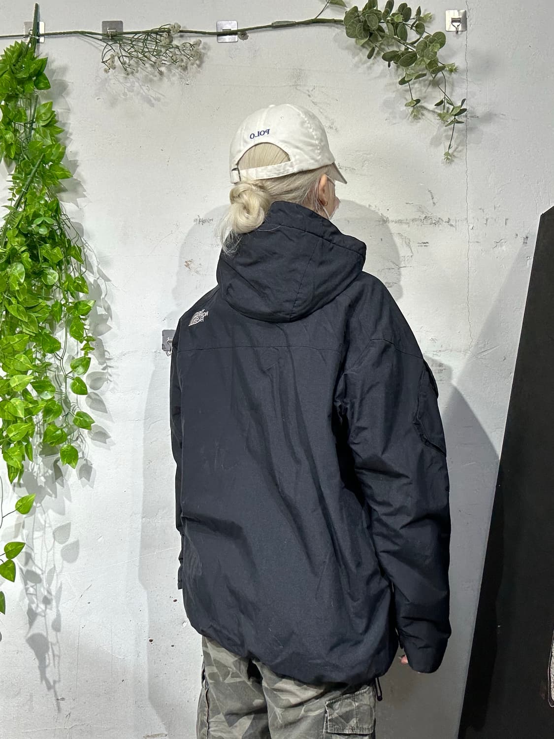 노스페이스 블랙 두툼 바람막이 후드 패딩 자켓 90 상품이미지3