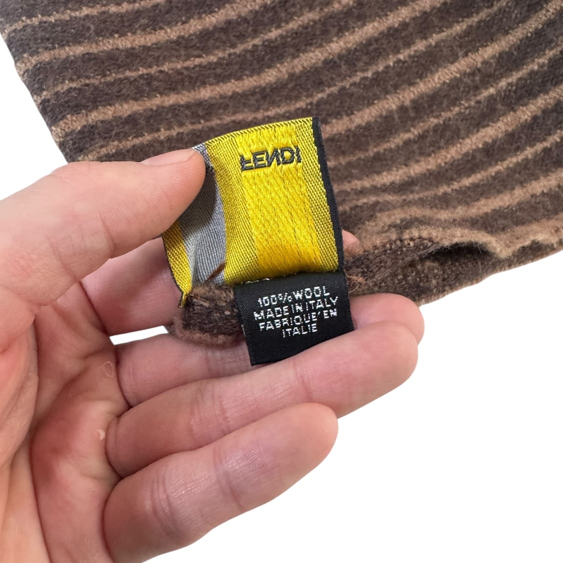 정품 펜디 쥬카 스트라이프 브라운 머플러 상품이미지5