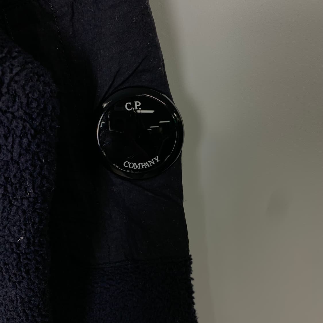 Cp컴퍼니 렌즈 블랙 부클 니트 상품이미지3