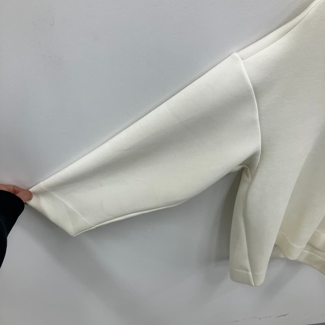 코스 화이트 스쿠버 스웨트셔츠 XS 상품이미지5