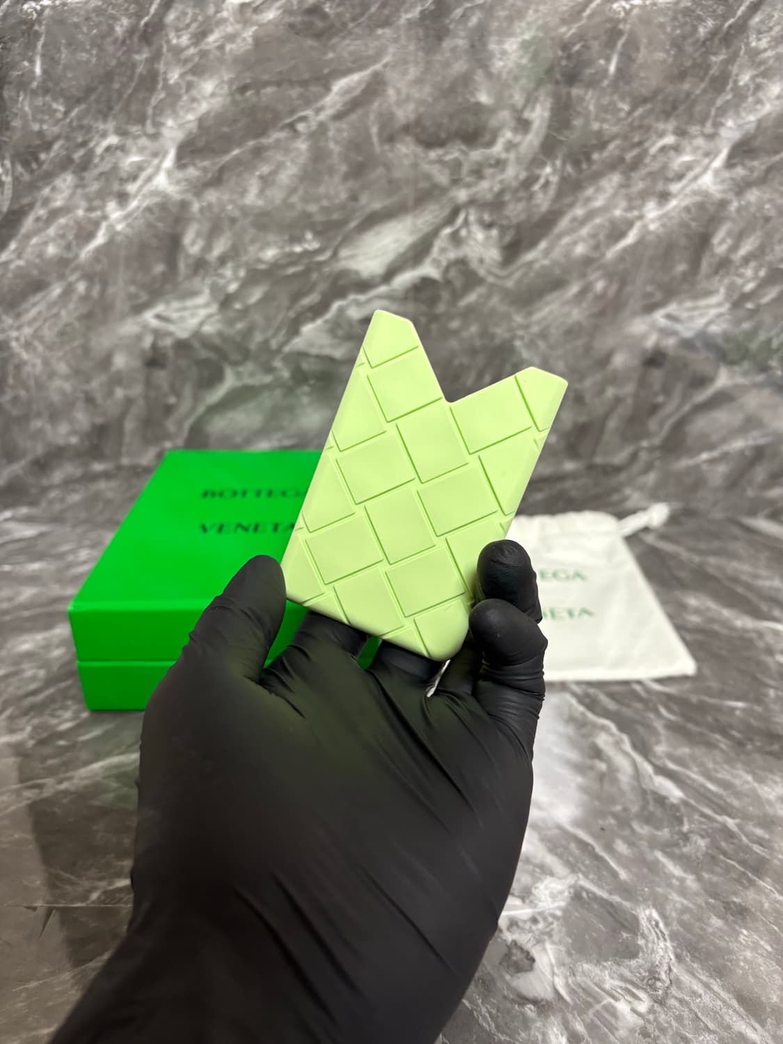 [새상품] 보테가베네타 실리콘 카드 케이스 카드지갑 상품이미지1