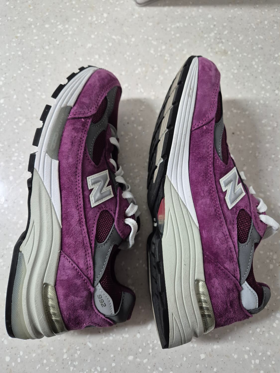 뉴발란스 992 마룬 컬러 (US 7.5 255) 판매 상품이미지5