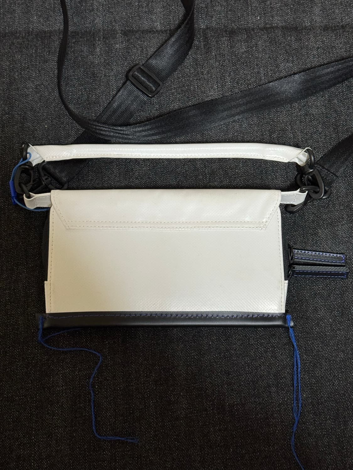 아더에러 트레이스 파이온 파우치 상품이미지4