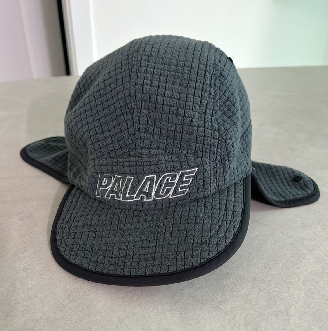 팔라스 그리드 플리스 리버시블 이어플랫 햇 상품이미지5