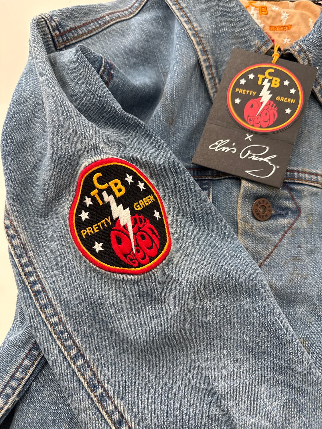 신품미사용)오아시스 리암갤러거 웸블리 2000 데님 자켓 프리티그린 상품이미지8