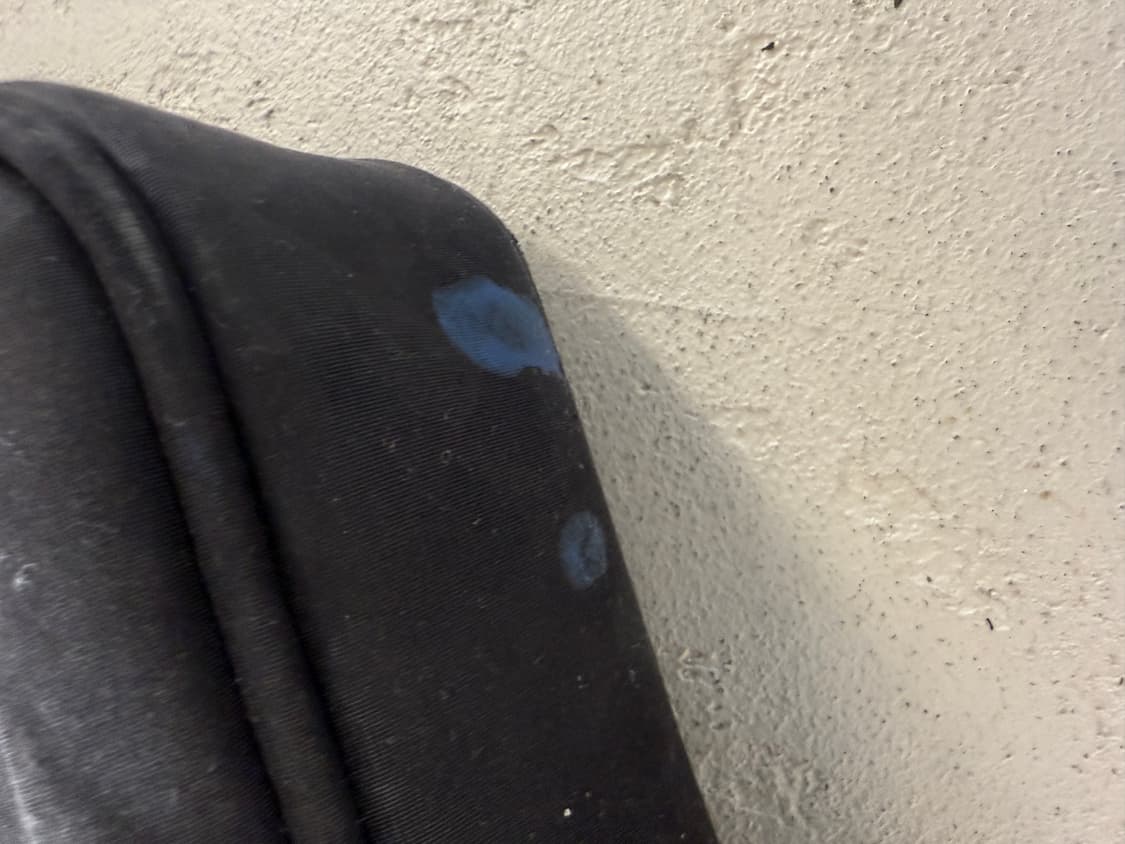 지방시 블랙 로고 파우치 가방 상품이미지5