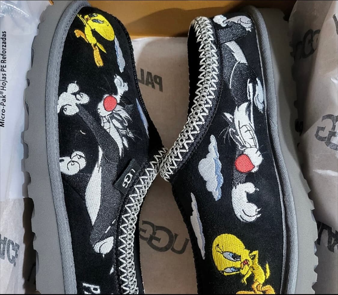 어그 x 팔라스 x 루니 툰 타스만 슬리퍼 블랙 상품이미지1