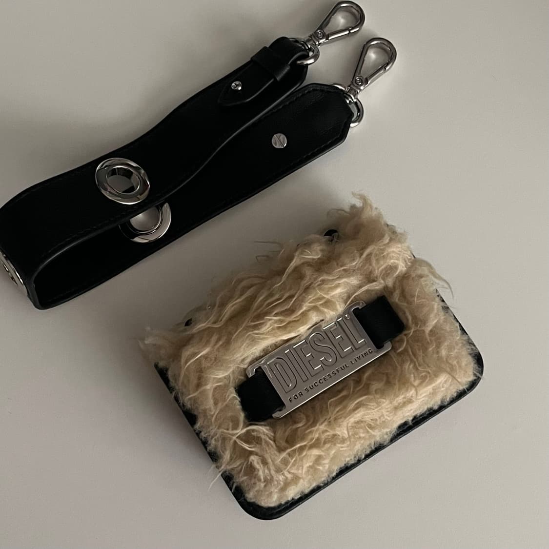 Diesel Marmye Stea Fur Wallet Bag 상품이미지2