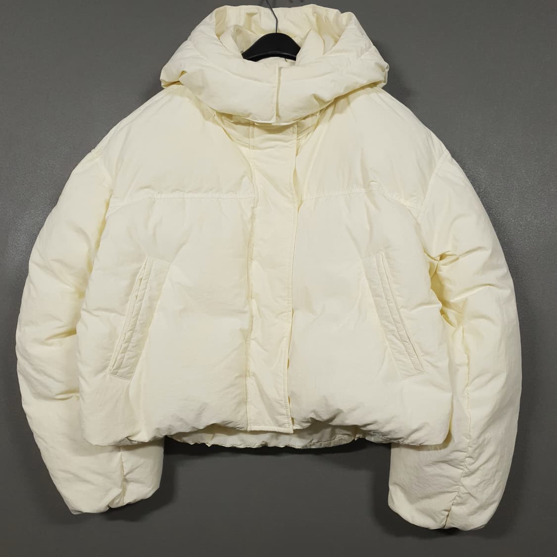 여성 S) 인사일런스 우먼 오버핏 구스다운 푸퍼 패딩 점퍼 크림 희귀 상품이미지2