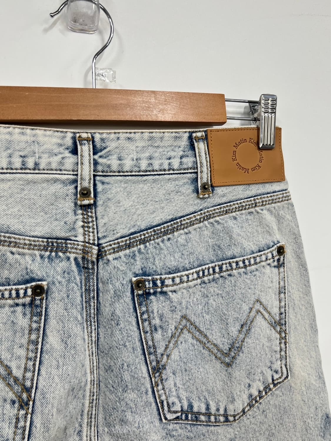 마뗑킴 아이스 워싱 와이드핏 데님 팬츠  상품이미지2