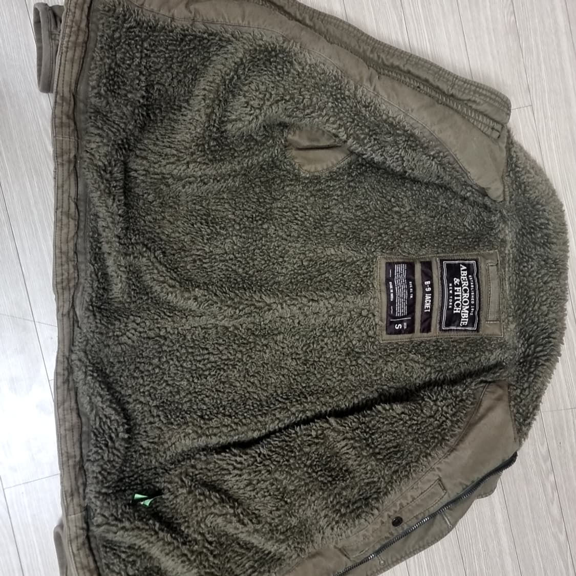 아베크롬비 카키색 털 b-9자켓(100) 상품이미지3