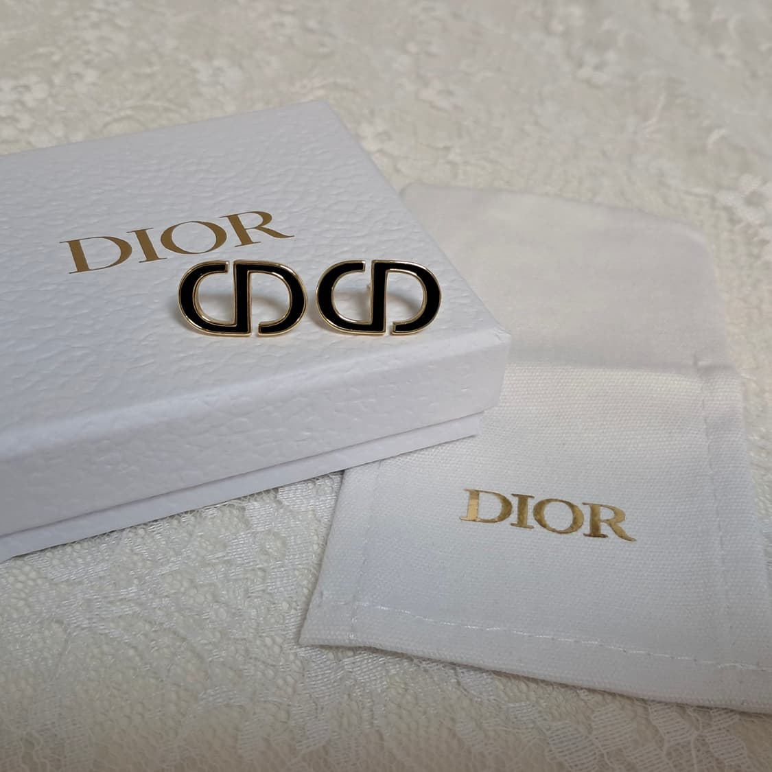 디올 귀걸이 CD 블랙 골드 업사이클링 상품이미지4