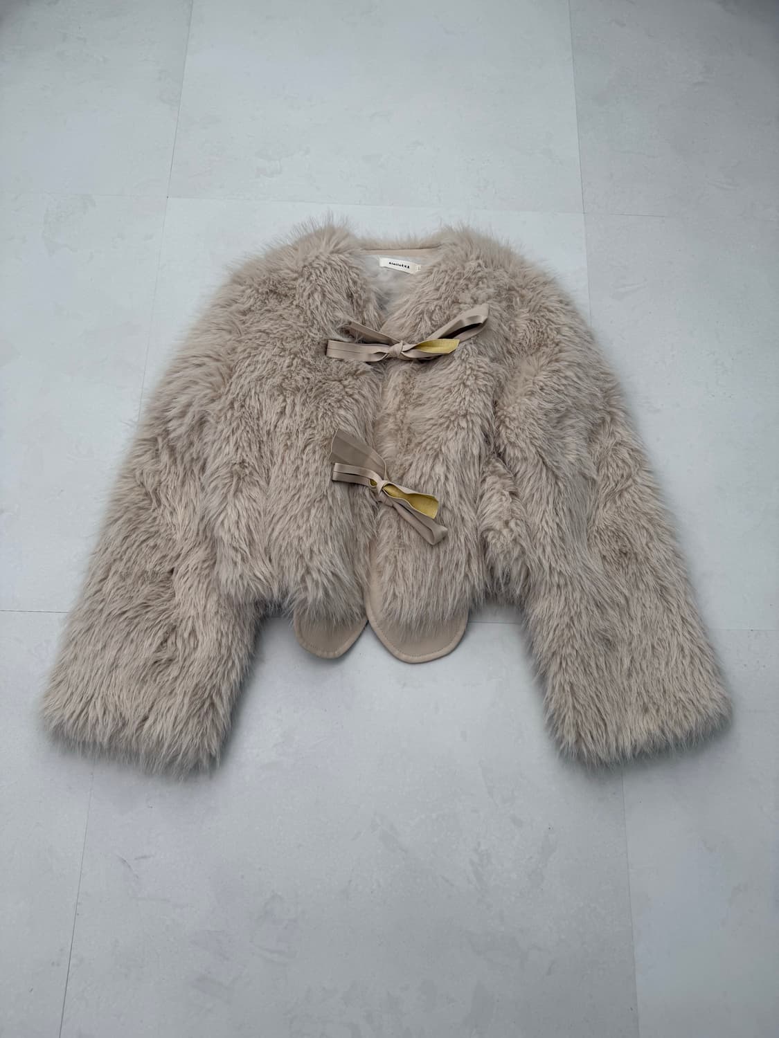 리본 디테일 퍼 자켓  상품이미지4