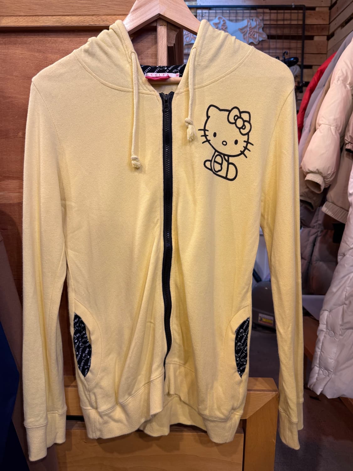 헬로키티 옐로우 후드집업 상품이미지1