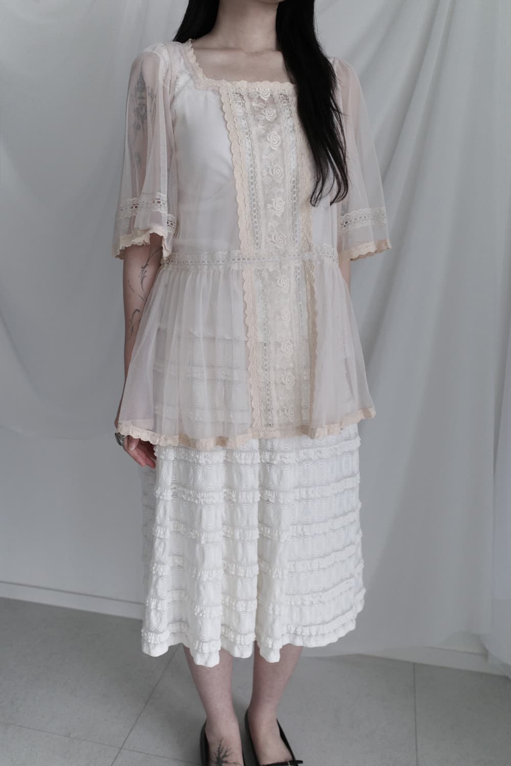 lace flared blouse 상품이미지7