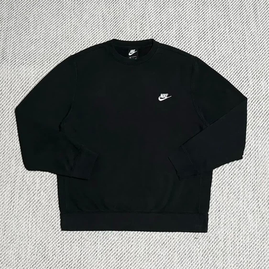 [XL] Nike 나이키 베이직 퓨츄라 블랙 라운드 맨투맨 상품이미지1