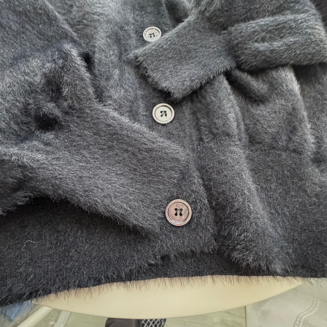 블랙 브이넥 보들퍼 브이넥 니트 가디건 프리 상품이미지3