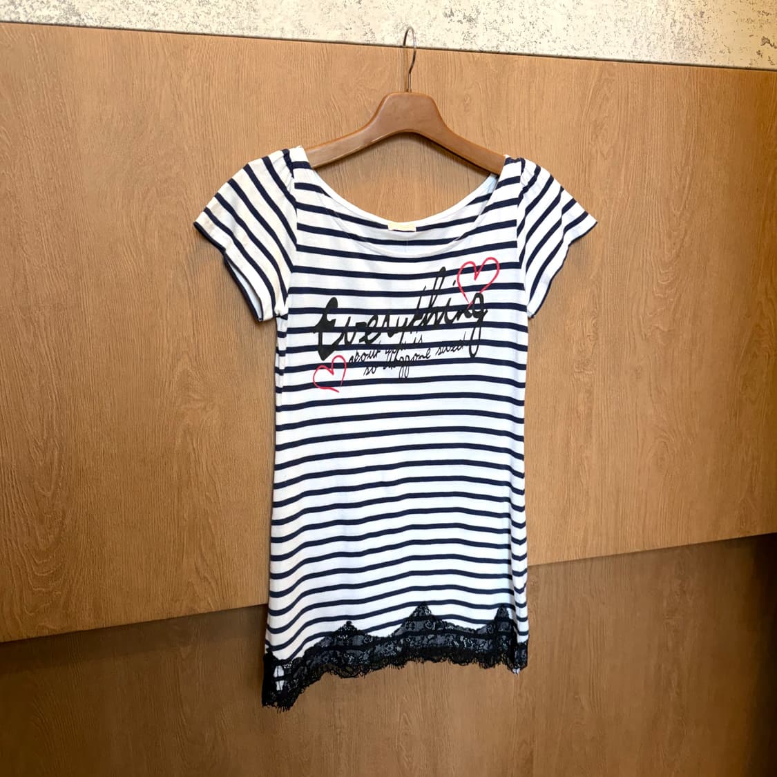 빈티지 반팔 롱 티셔츠 스트라이프 패턴 밑단 레이스 트리밍 슬림핏 화이트 상품이미지5