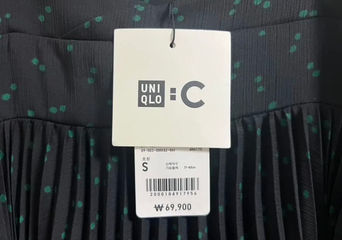 유니클로xC 콜라보 플리츠 원피스S 상품이미지6