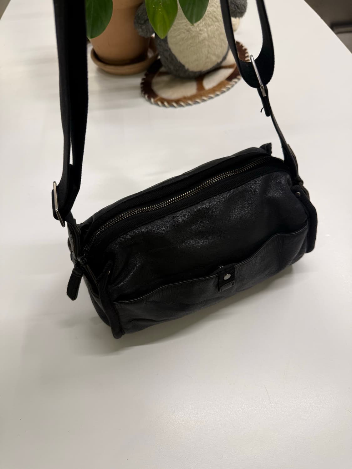 아네스베 원통 양가죽백 상품이미지1