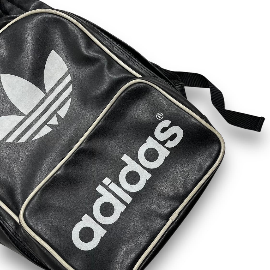 아디다스 90s 빅로고 락시크 비건레더 다크 백팩 상품이미지4